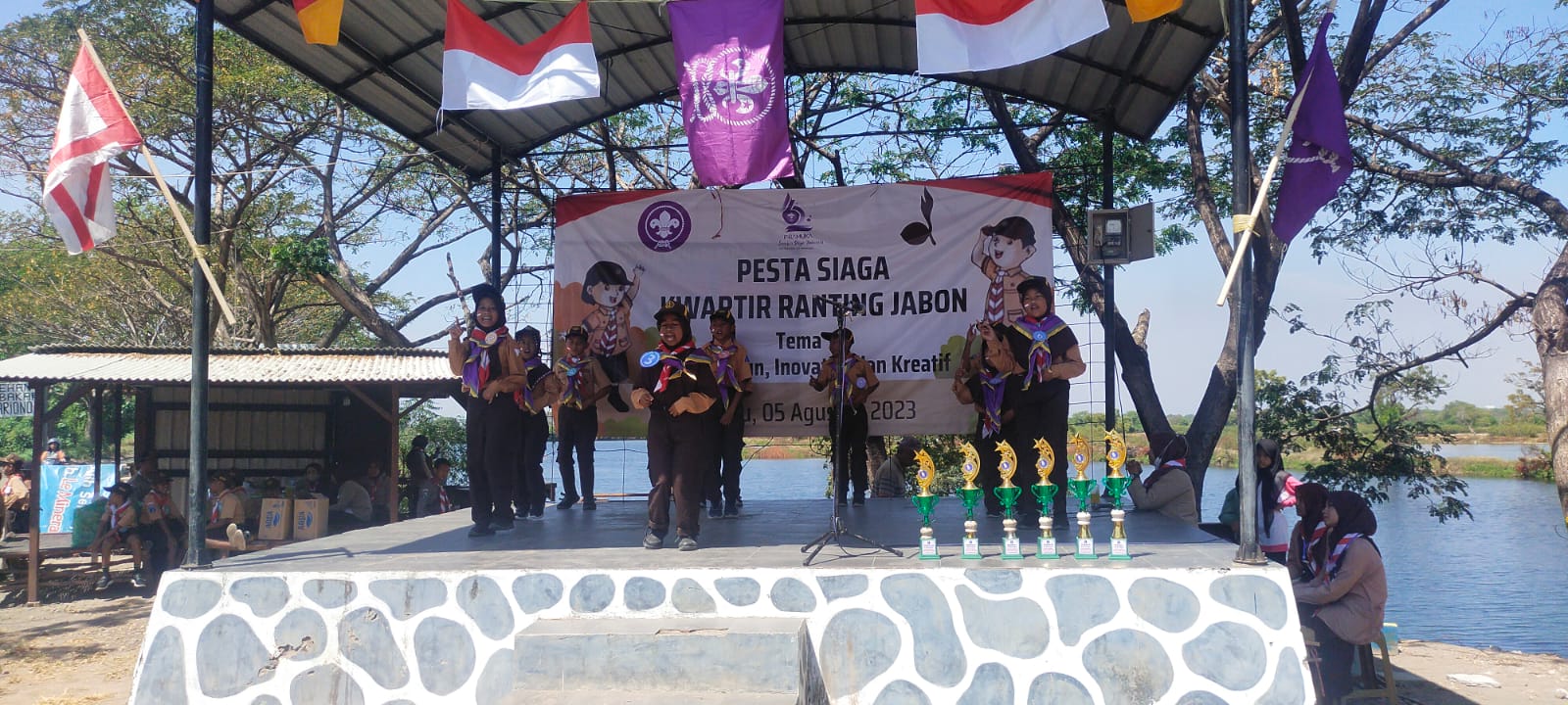 Gegap Gempitanya Pesta Siaga Kwarran Jabon Di Tugu Lusi Atau Lumpur