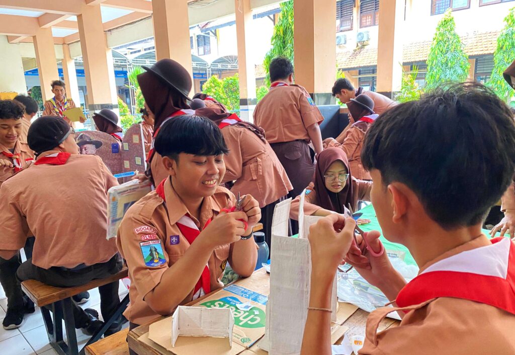 Latming-Smanivda-Scout-10-1024x705 Latihan Bersama Pramuka SMAN 4 Sidoarjo: Menggali Potensi Penegak Cerdas dan Kreatif
