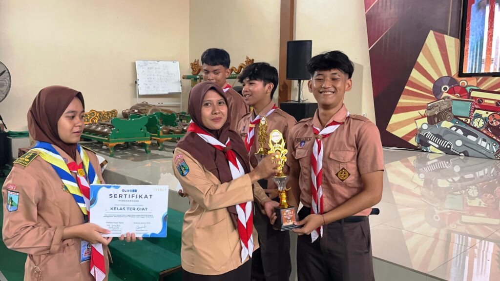 Latming-Smanivda-Scout-3-1024x576 Latihan Bersama Pramuka SMAN 4 Sidoarjo: Menggali Potensi Penegak Cerdas dan Kreatif