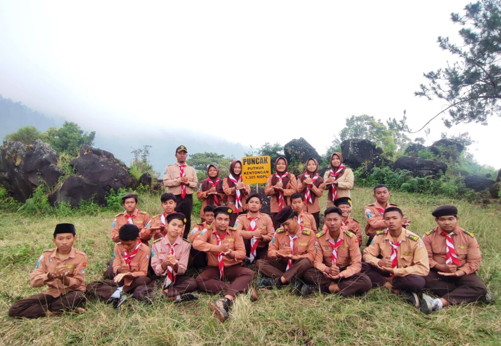 Hibara-SMK-Plus-Sabilur-Rosyad-5-1024x707 Puncak Petualangan dan Pelantikan: Pramuka SMK Plus Sabilur Rosyad Gelar HIBARA