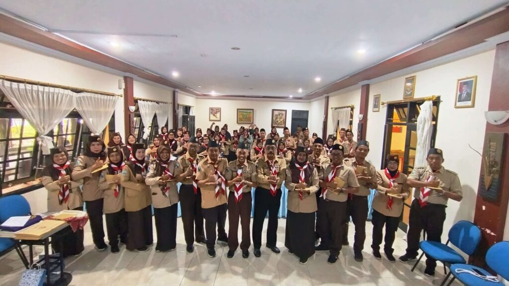 KMD-Jenggala-Kwarran-Taman-2-1024x576 KMD Jenggala 236: Mengubah Paradigma Pembina Pramuka dari Ruang Kelas ke Alam Terbuka