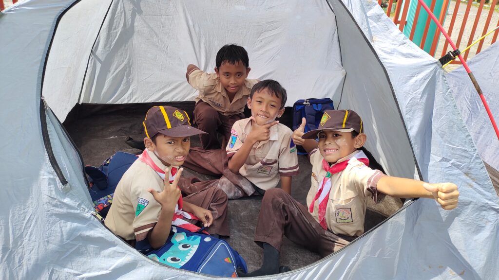 WhatsApp-Image-2025-06-23-at-08.05.19-2-1024x576 SDIT AL-AQSHA Sukses Gelar Perkemahan Sehari Pramuka Siaga, Penuh Semangat