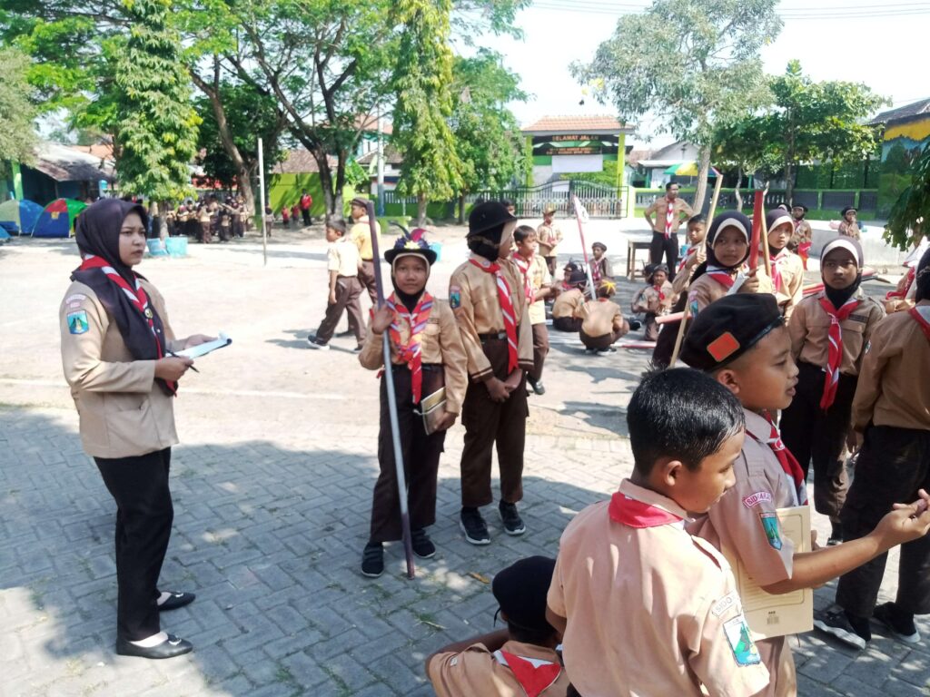 Perjusami-SDN-Keboguyang-Jabon-10-1024x768 PERSARI dan LT 1 Gugus Depan 0543-0544 SDN Keboguyang: Wadah Penguatan Karakter dan Kemandirian Pramuka Sejak Dini