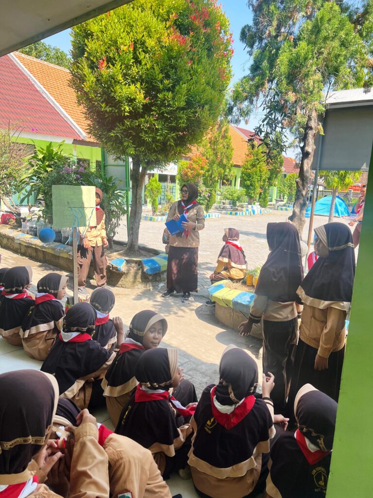 Perjusami-SDN-Keboguyang-Jabon-5-768x1024 PERSARI dan LT 1 Gugus Depan 0543-0544 SDN Keboguyang: Wadah Penguatan Karakter dan Kemandirian Pramuka Sejak Dini