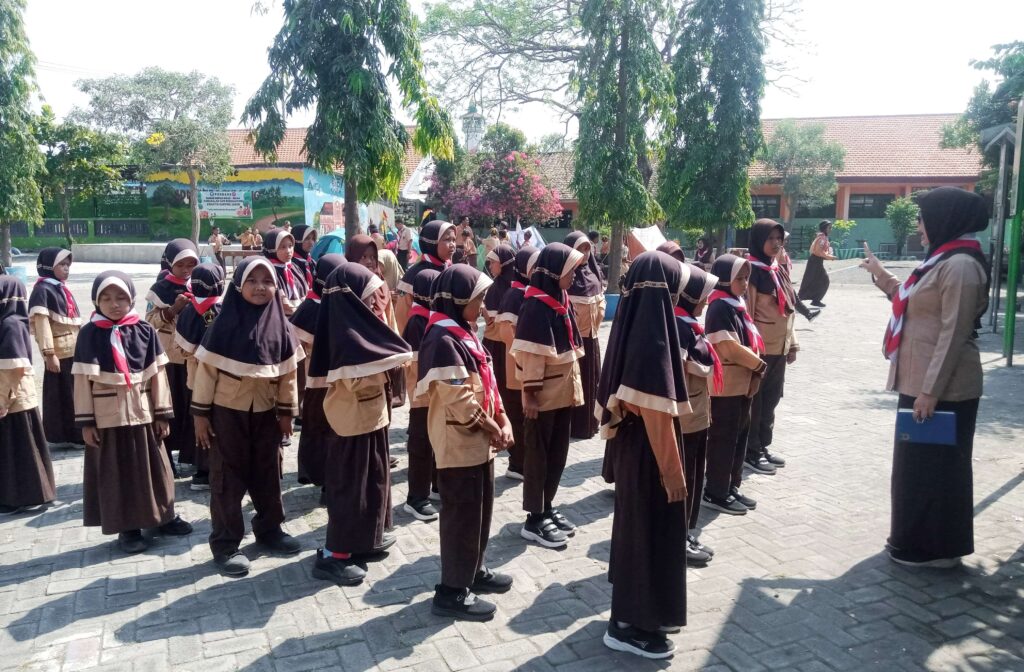 Perjusami-SDN-Keboguyang-Jabon-7-1024x672 PERSARI dan LT 1 Gugus Depan 0543-0544 SDN Keboguyang: Wadah Penguatan Karakter dan Kemandirian Pramuka Sejak Dini