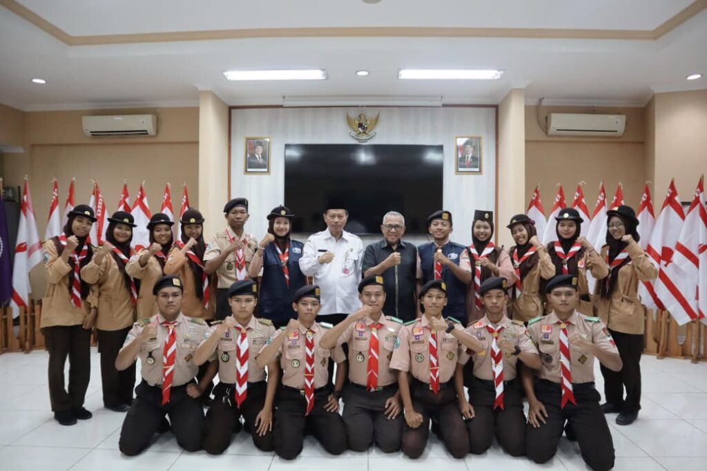 Kontingen-Sidoarjo-GP-Jatim-2025-4-1024x683 Resmi Dilepas, Kontingen Sidoarjo Optimis Raih Kemenangan di Giat Prestasi Jatim 2025