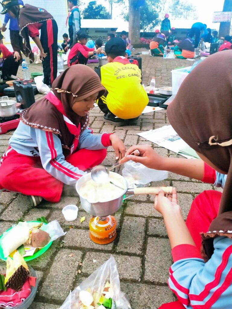 LT-II-Kwarran-Candi-14-768x1024 Pramuka Kwarran Candi Gelar Lomba Tingkat II, 48 Regu Adu Kreativitas di Buper Mahanaim Prigen