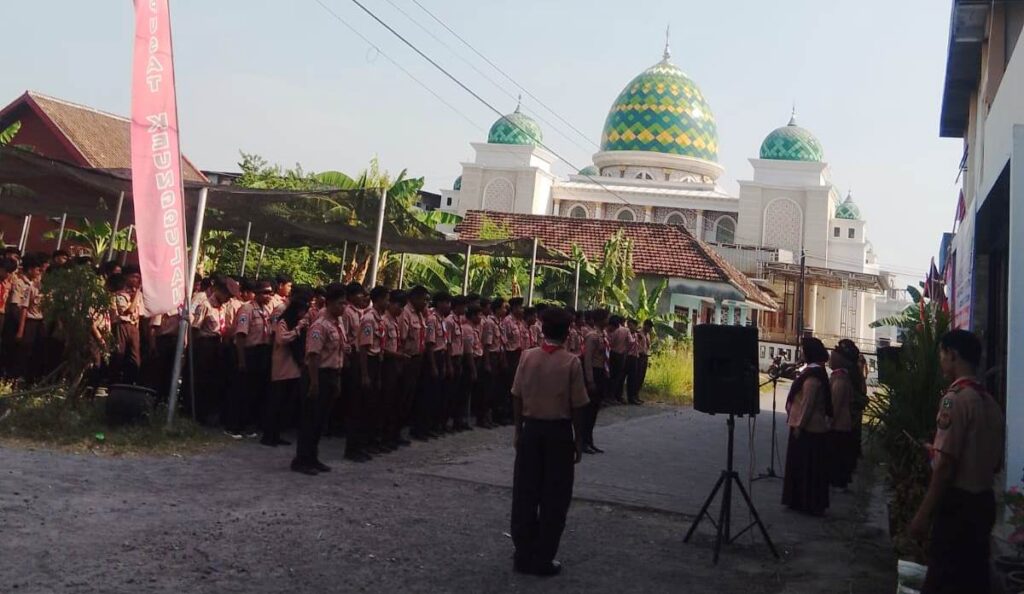 PTA-SMK-Trisakti-Tulangan-4-1024x594 Penerimaan Tamu Ambalan SMK Trisakti Tulangan 2025: “Spirit of Survival, Tangguh, Mandiri, dan Pantang Menyerah”