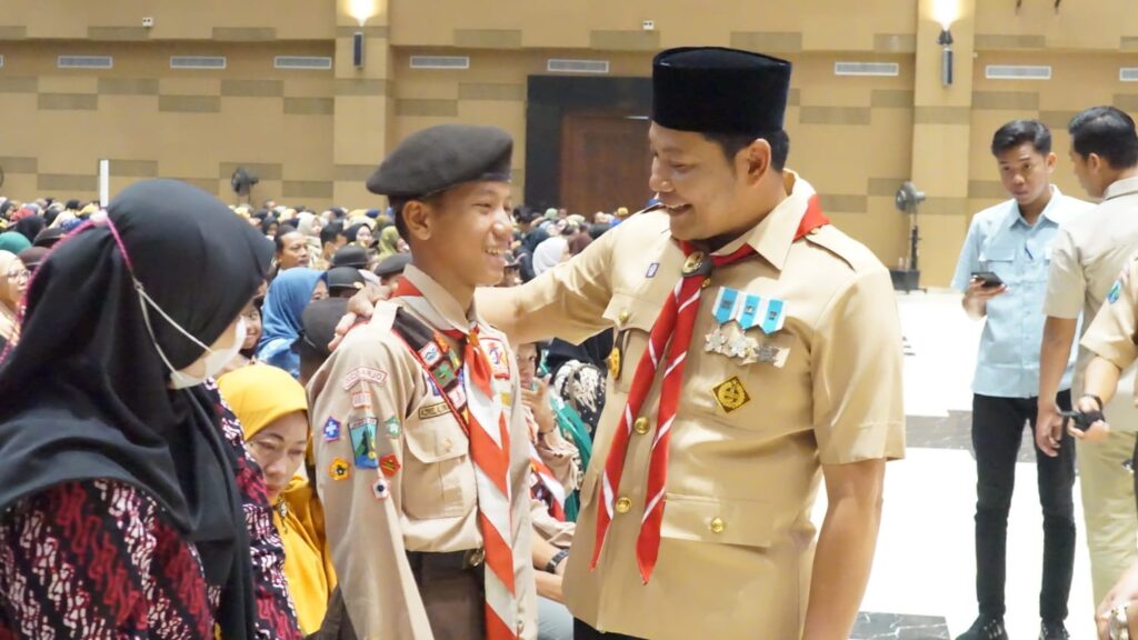 Pengukuhan-Pramuka-Garuda-Sidoarjo-2025-9-1024x576 Kukuhkan Ratusan Pramuka Garuda, Bupati Sidoarjo Apresiasi Ketekunan, Kedisiplinan, dan Komitmen Nilai Kepramukaan yang Teruji