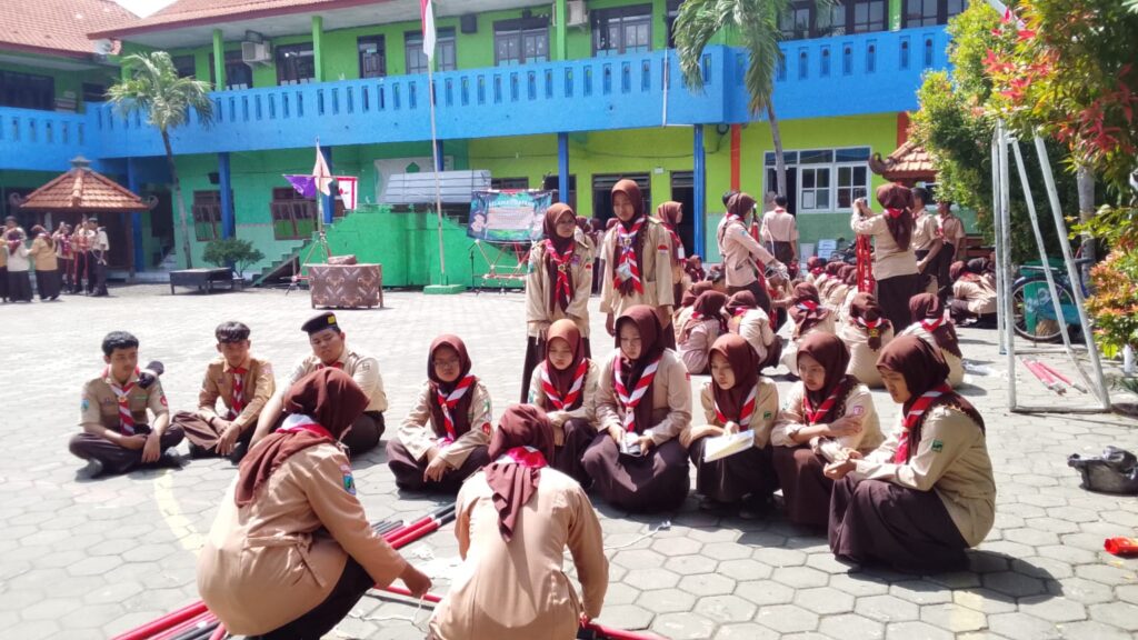 WhatsApp-Image-2026-01-24-at-19.44.30-1024x576 76 Pramuka Belajar Pionering di SMK Darussalam