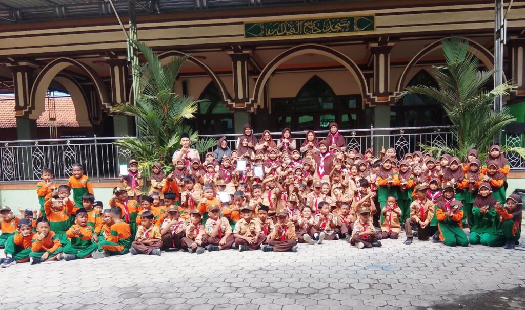 SDI-Pancasila-Krian-1-1024x606 Pelantikan Siaga Mula SDI Pancasila: Tumbuhkan Karakter Mulia melalui Kepemimpinan