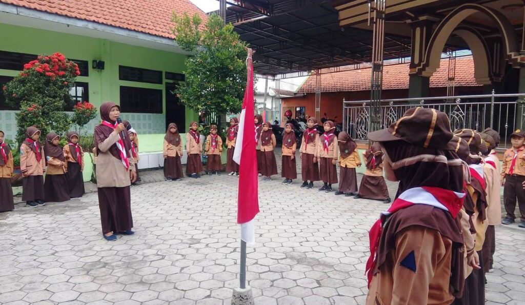 SDI-Pancasila-Krian-2-1-1024x595 Pelantikan Siaga Mula SDI Pancasila: Tumbuhkan Karakter Mulia melalui Kepemimpinan