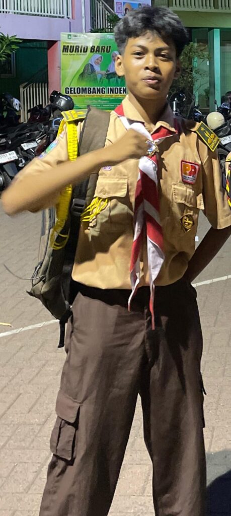 WhatsApp-Image-2026-03-11-at-20.01.19-459x1024 Pramuka SMK YPM 3 Taman Turun ke Jalan, Bagi Takjil untuk Pengguna Jalan