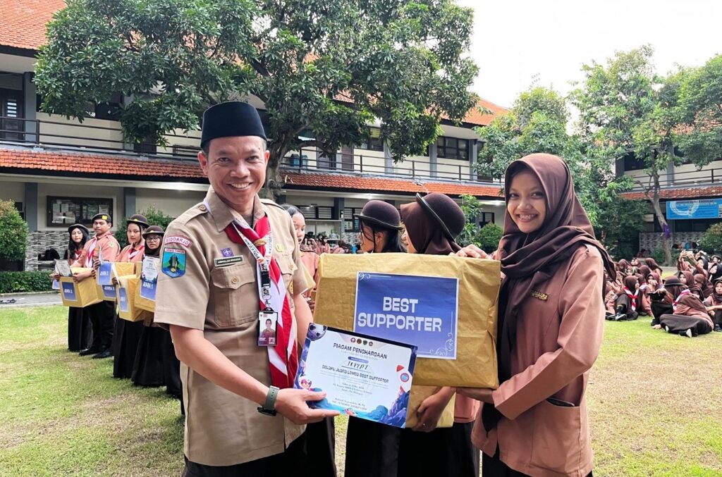 Akrab-Smenda-Scout-2-1024x677 Ajang Kompetensi Antar Ambalan II SMKN 2 Buduran 2026 Diwarnai Penampilan Tari Kreasi Berselendang