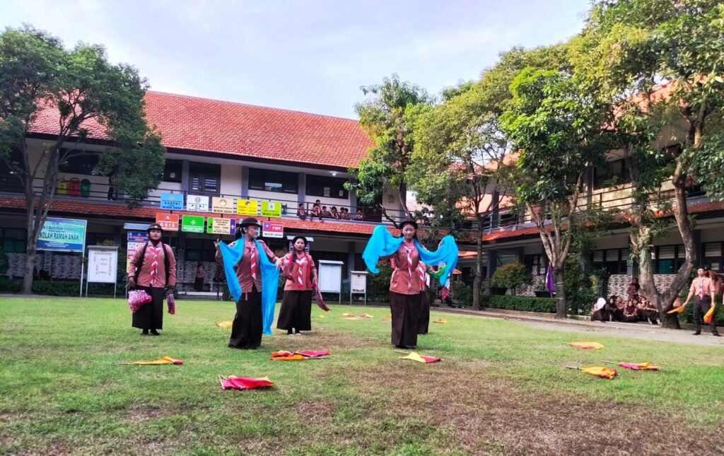 Akrab-Smenda-Scout-4-1024x645 Ajang Kompetensi Antar Ambalan II SMKN 2 Buduran 2026 Diwarnai Penampilan Tari Kreasi Berselendang
