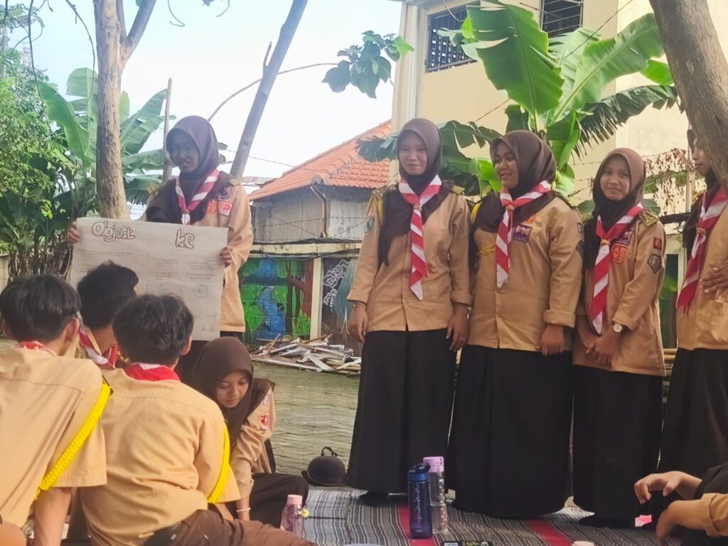 WhatsApp-Image-2026-05-25-at-08.10.32-1024x768 Bukan Cuma Kemah! Pramuka SMK YPM 3 Taman Adopsi Sistem Kerja Industri Lewat KPDA